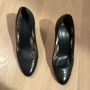 Burberry heels eu 36 equivalent US 6
